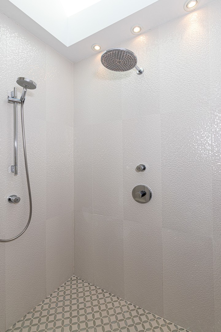 1831 N Marshfield Avenue