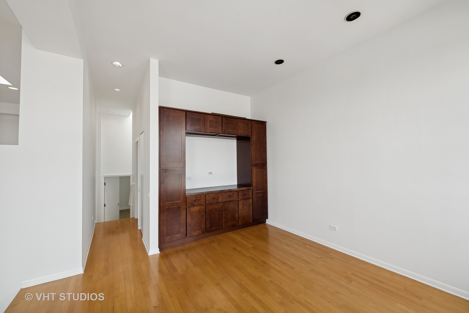 1445 W Belden Avenue Unit: 4K