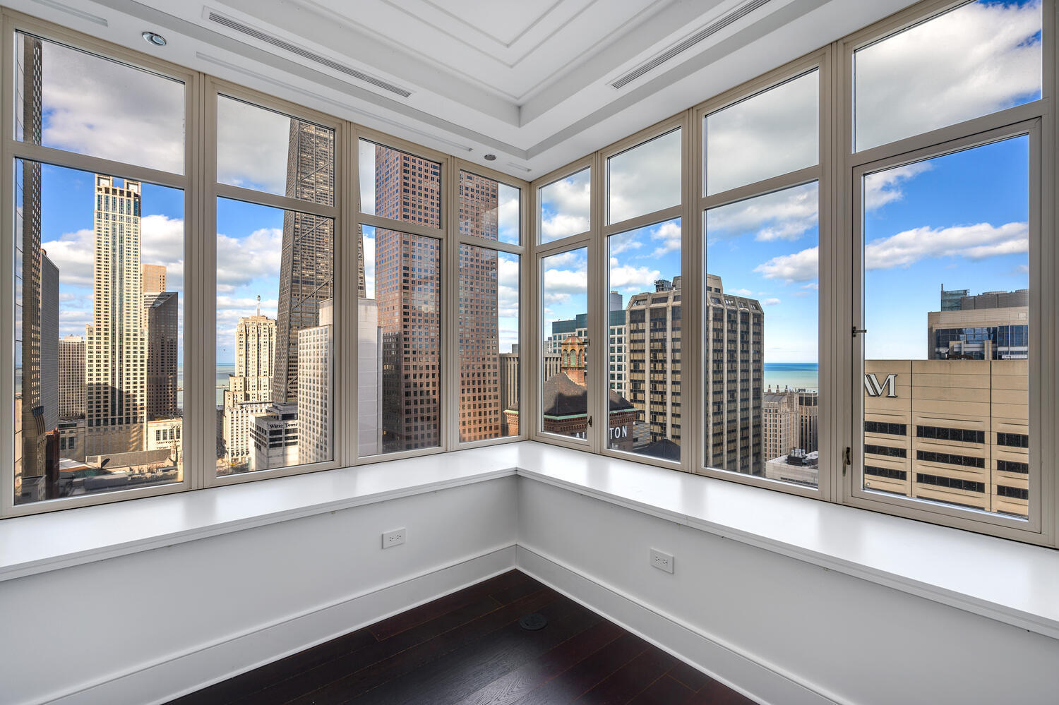 118 E Erie Street Unit: 31G