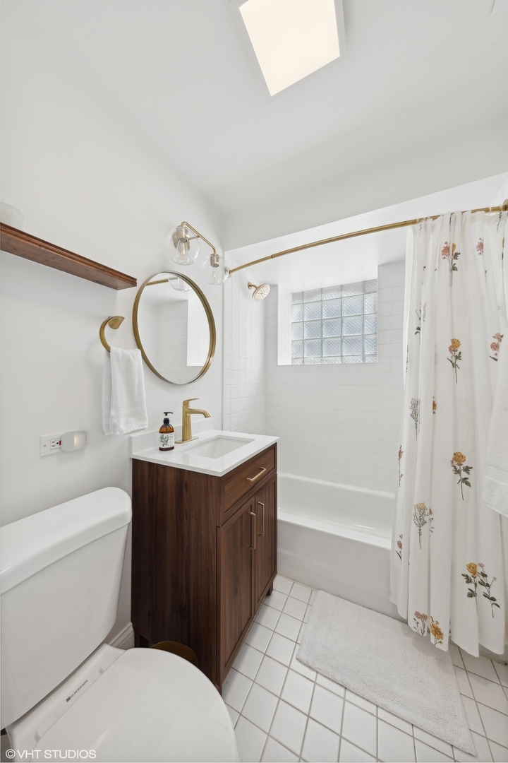 2009 W Concord Place Unit: A