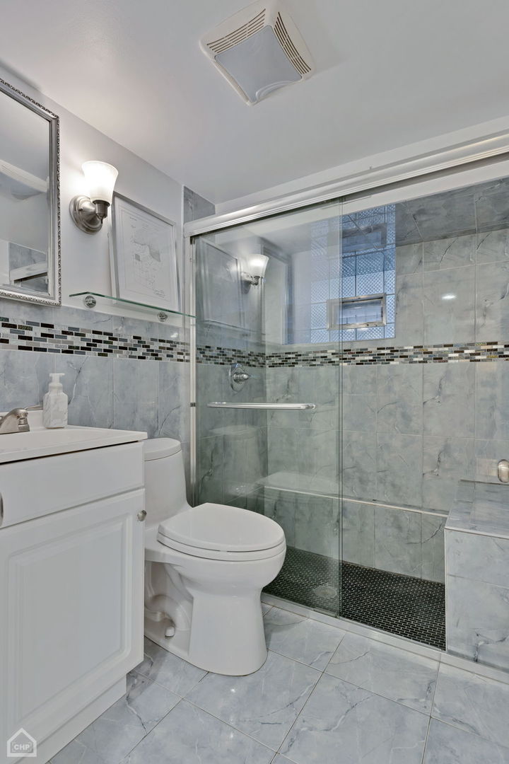 2144 W Huron Street