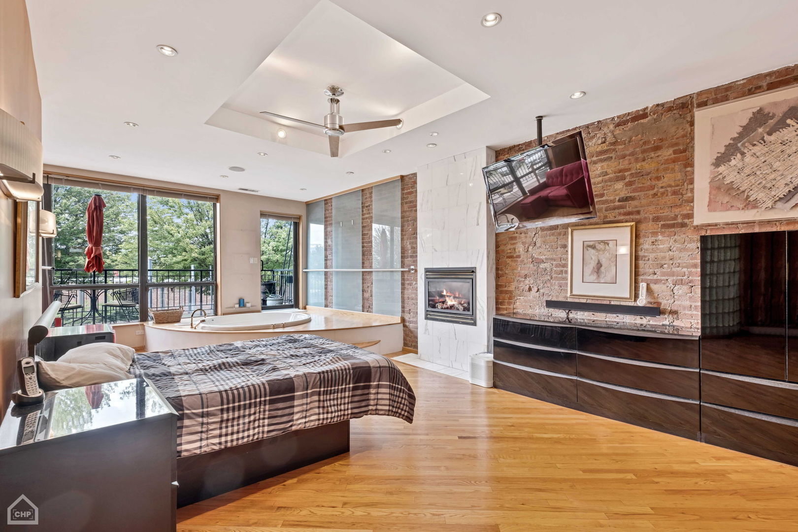 1652 W Ogden Avenue Unit: 4