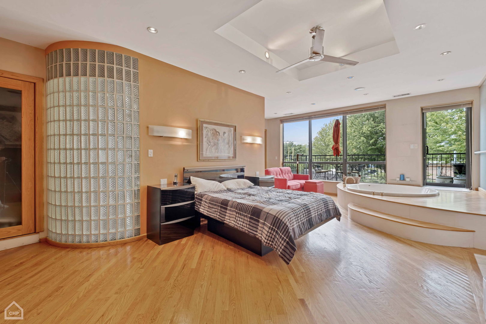1652 W Ogden Avenue Unit: 4