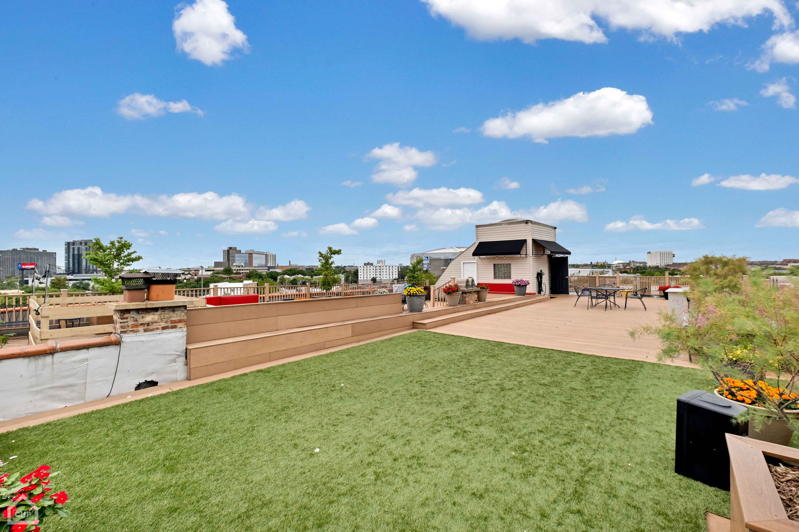 1652 W Ogden Avenue Unit: 4