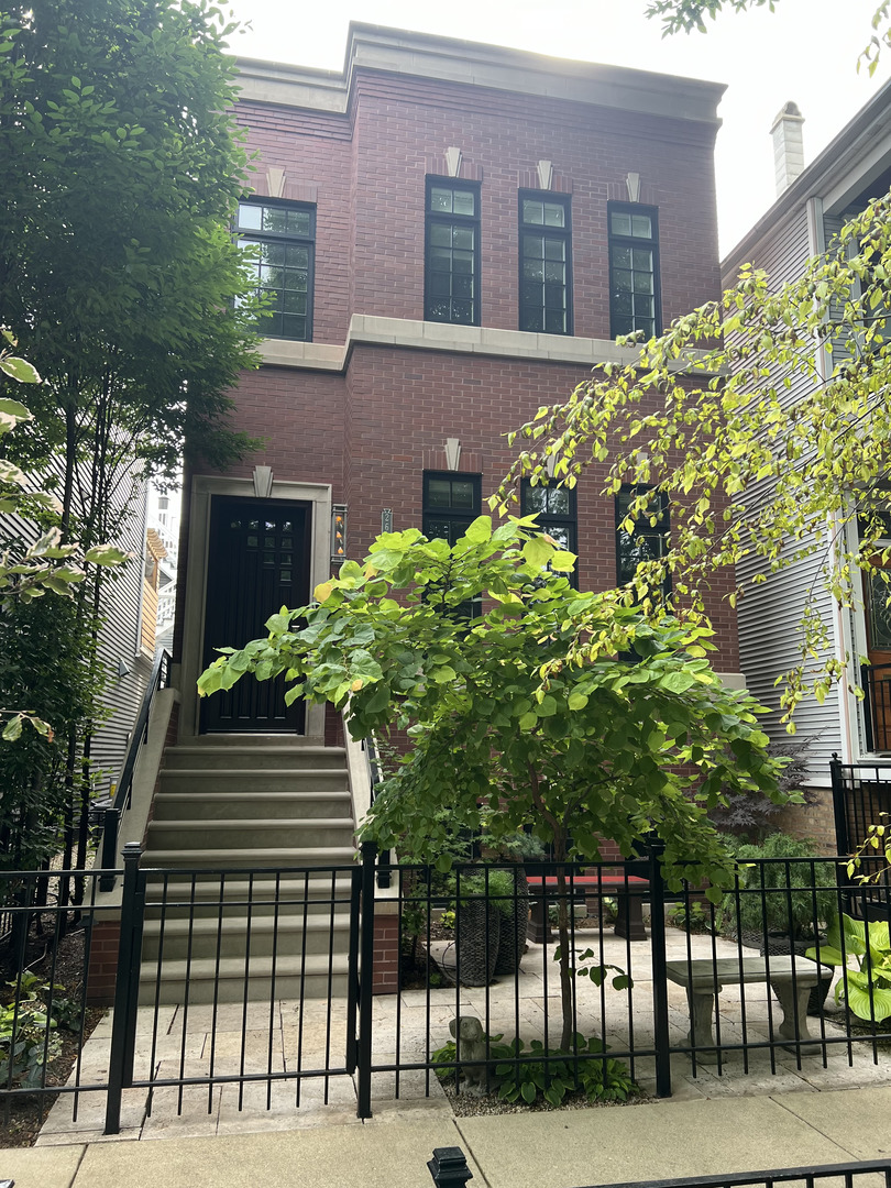 2655 N Magnolia Avenue