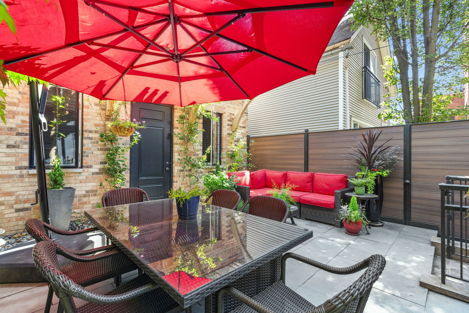2655 N Magnolia Avenue