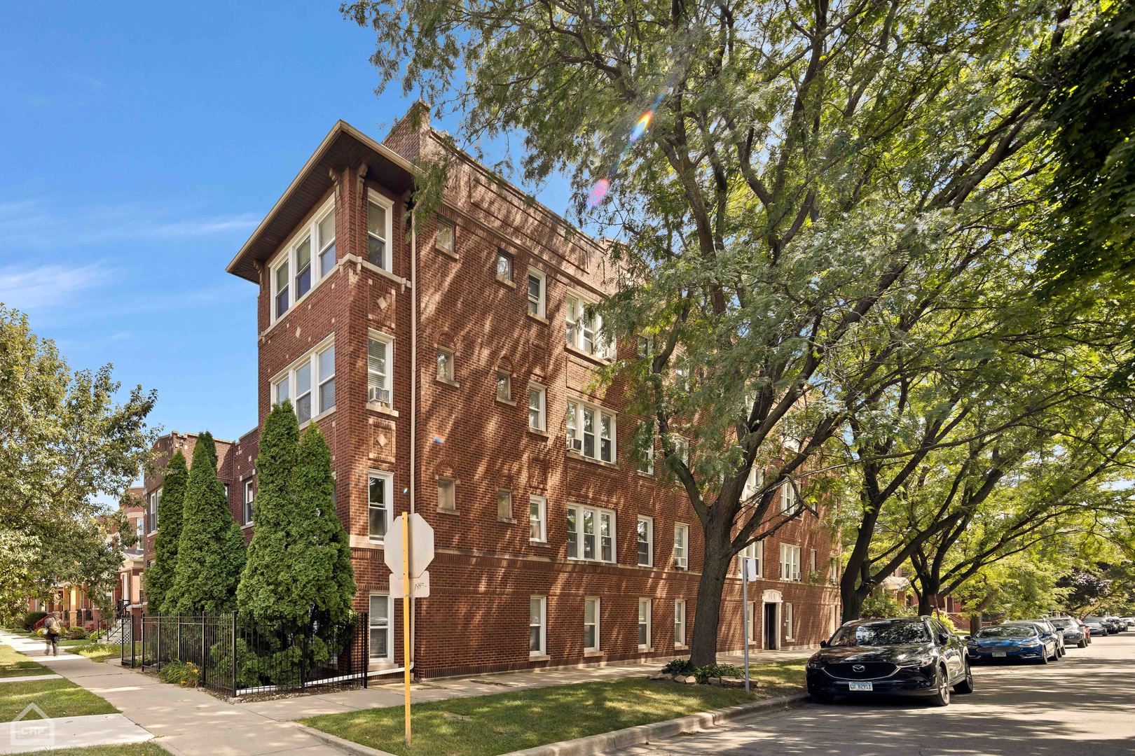 2257 W Addison Street Unit: 1