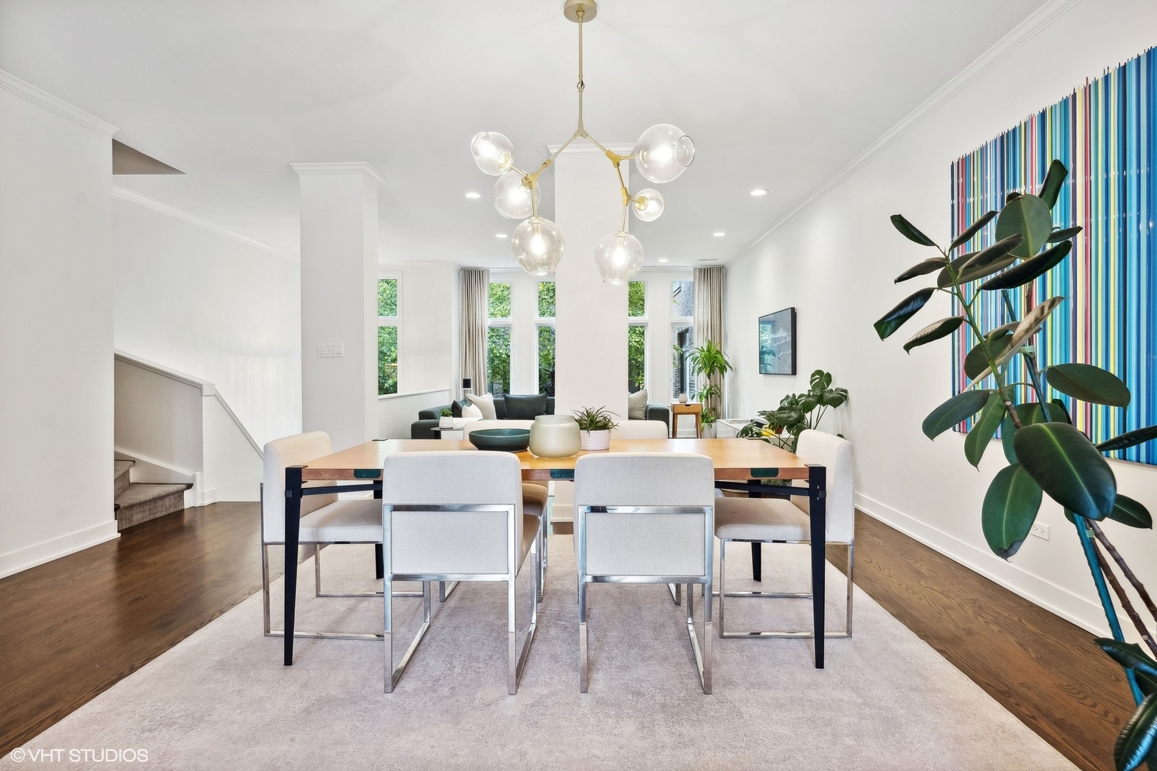 930 N CLARK Street Unit: B