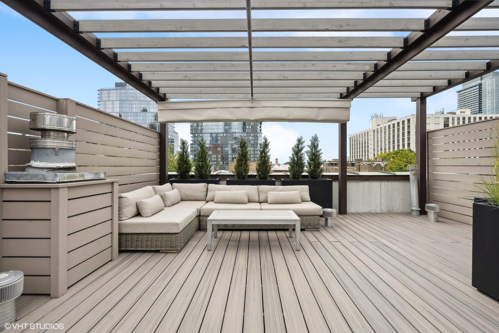 930 N CLARK Street Unit: B