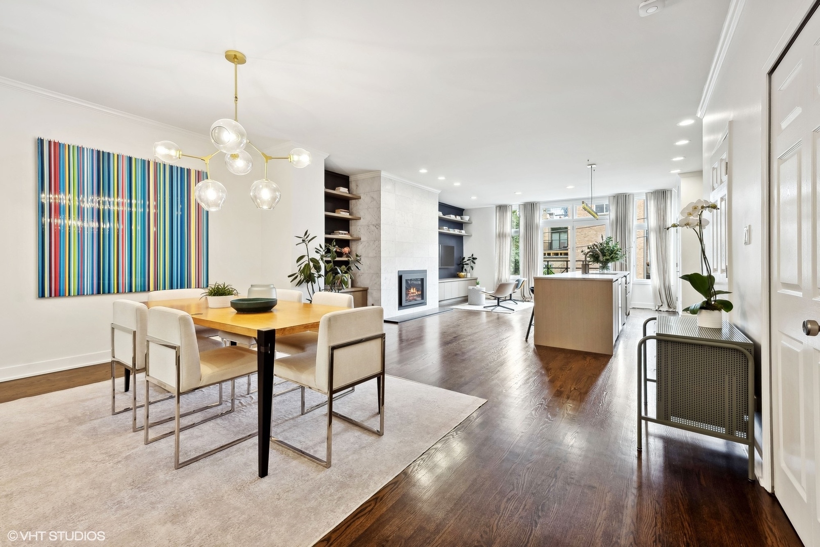 930 N CLARK Street Unit: B