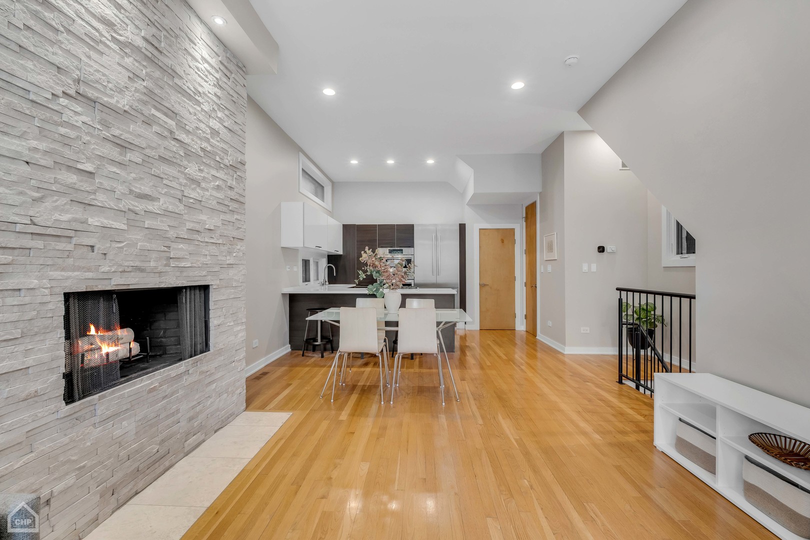 908 N Hermitage Avenue Unit: 1