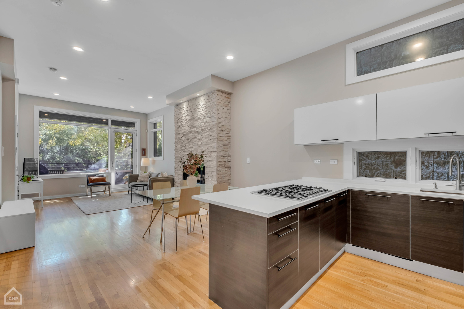 908 N Hermitage Avenue Unit: 1