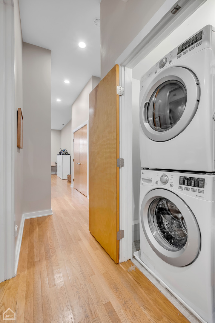 908 N Hermitage Avenue Unit: 1