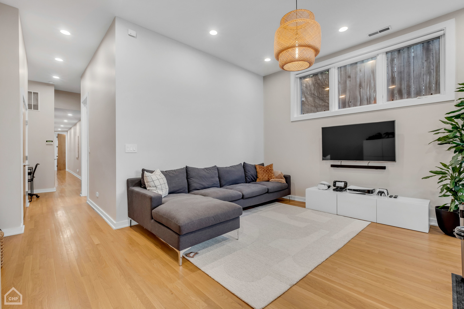 908 N Hermitage Avenue Unit: 1