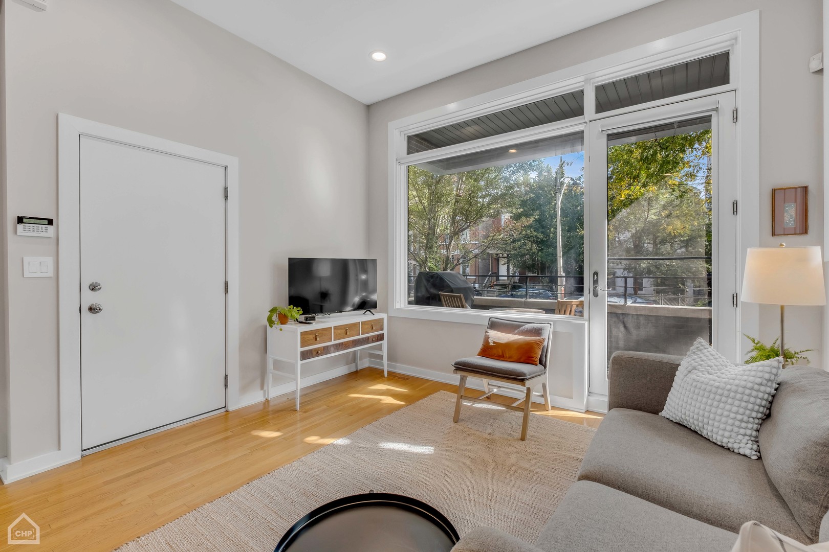 908 N Hermitage Avenue Unit: 1