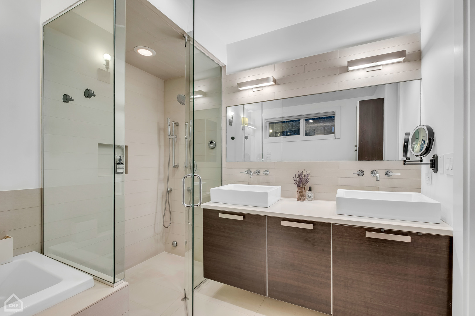 908 N Hermitage Avenue Unit: 1