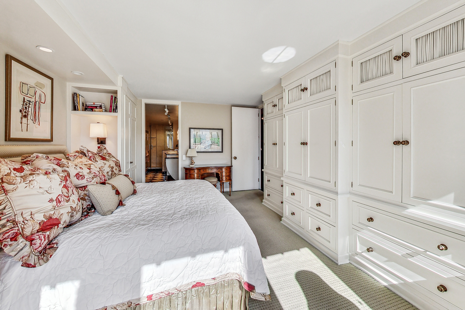 200 E Delaware Place Unit: 26D