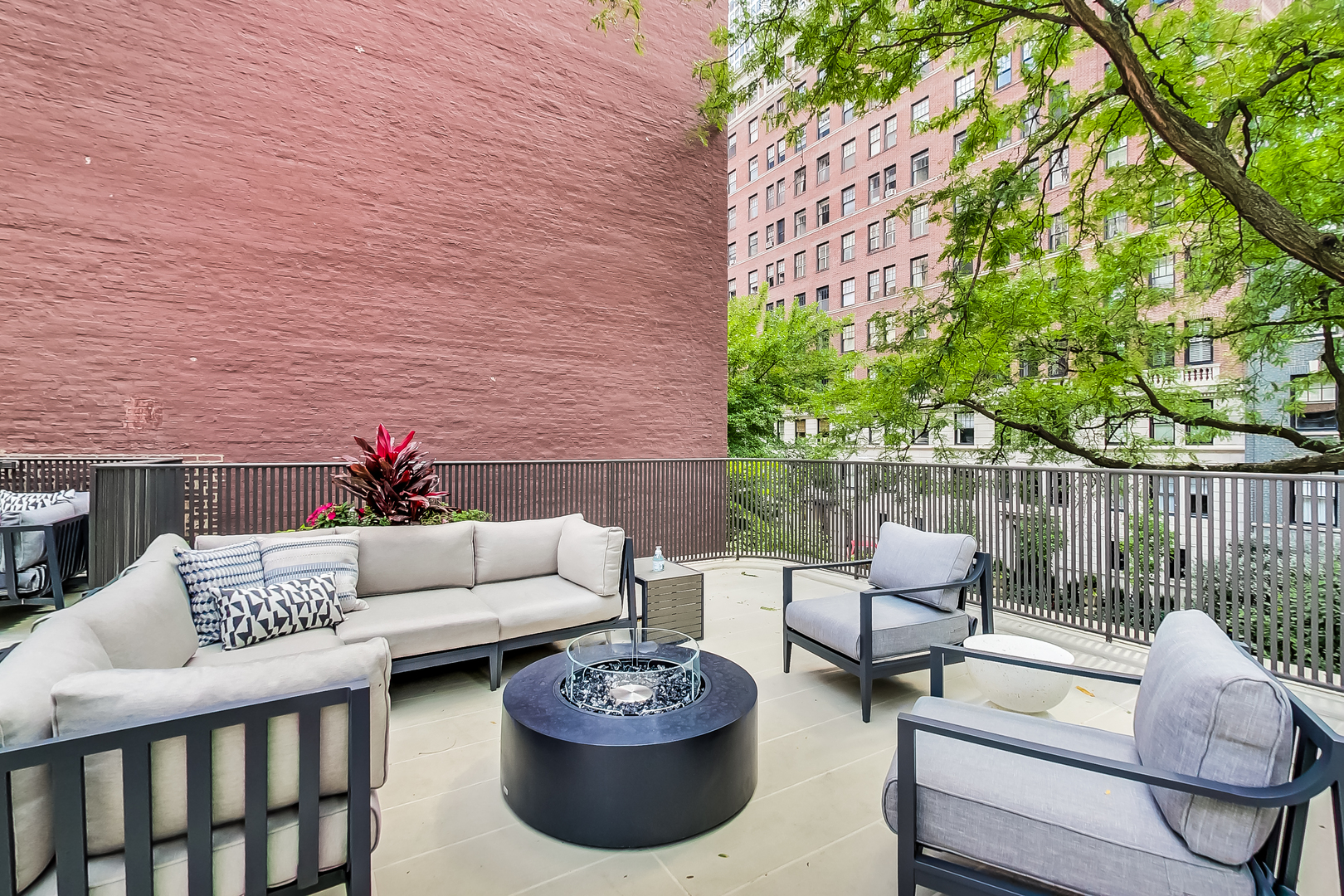 200 E Delaware Place Unit: 26D