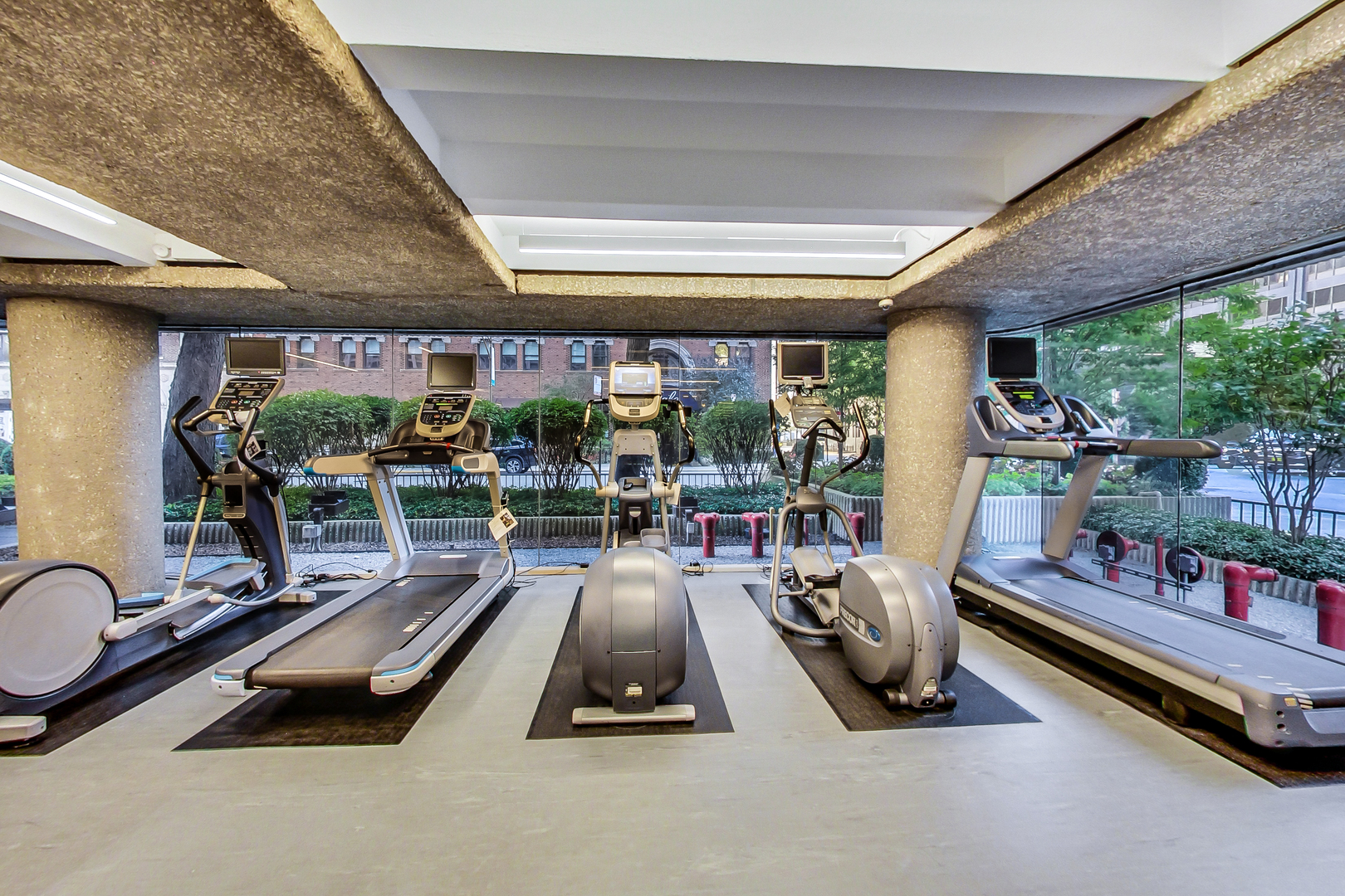 200 E Delaware Place Unit: 26D