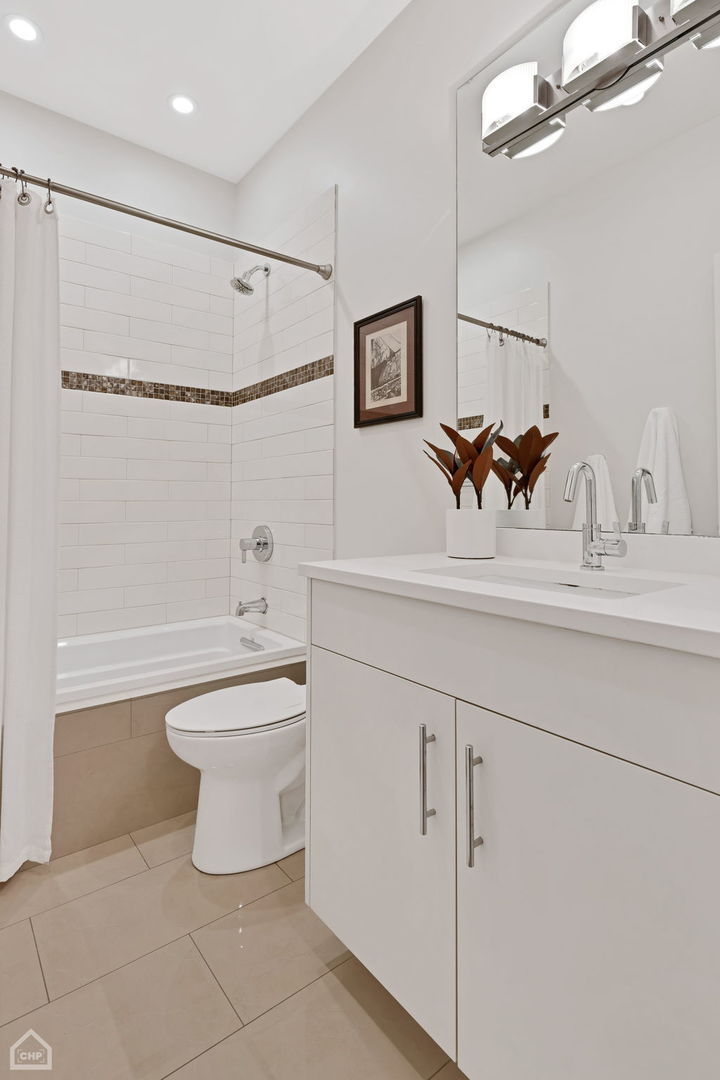 1832 W RICE Street Unit: 1S