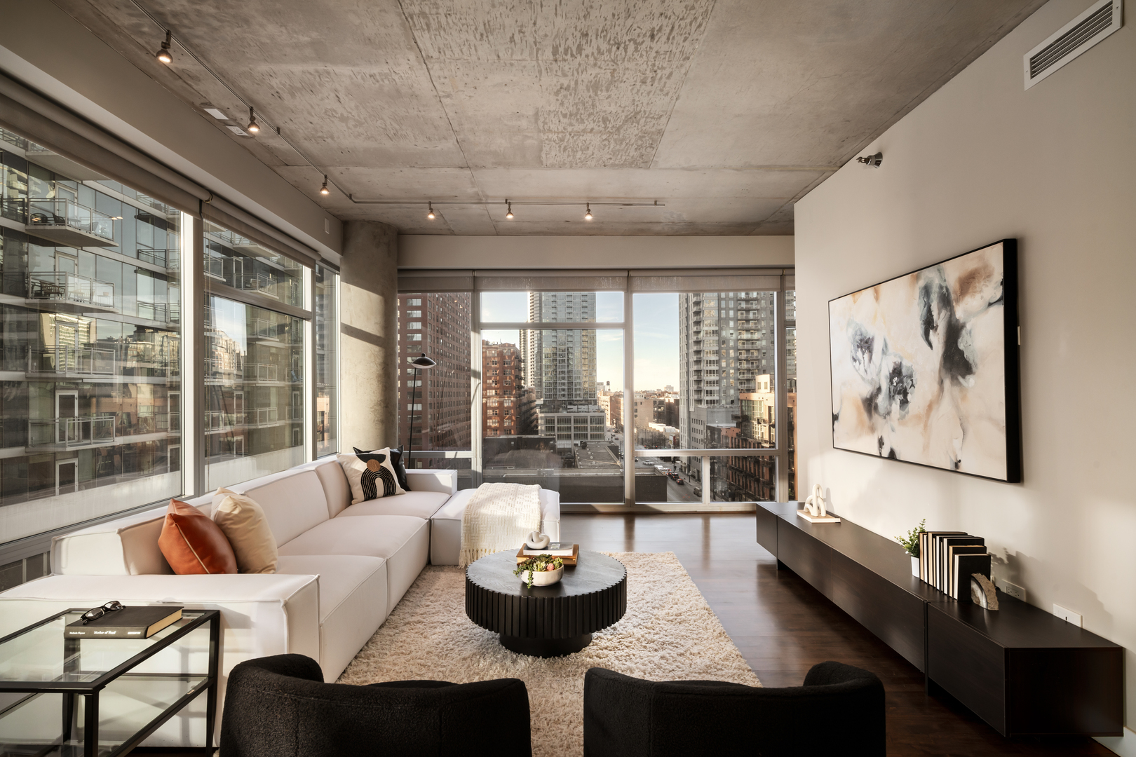 201 W GRAND Avenue Unit: 903