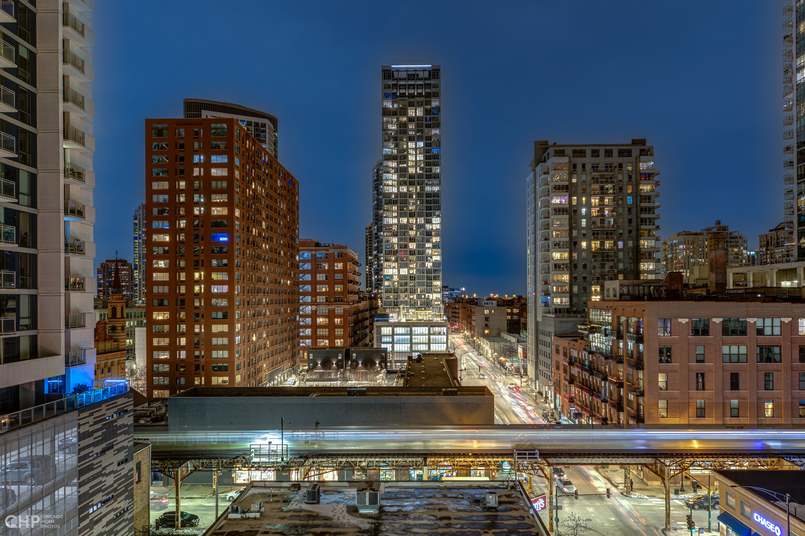 201 W GRAND Avenue Unit: 903
