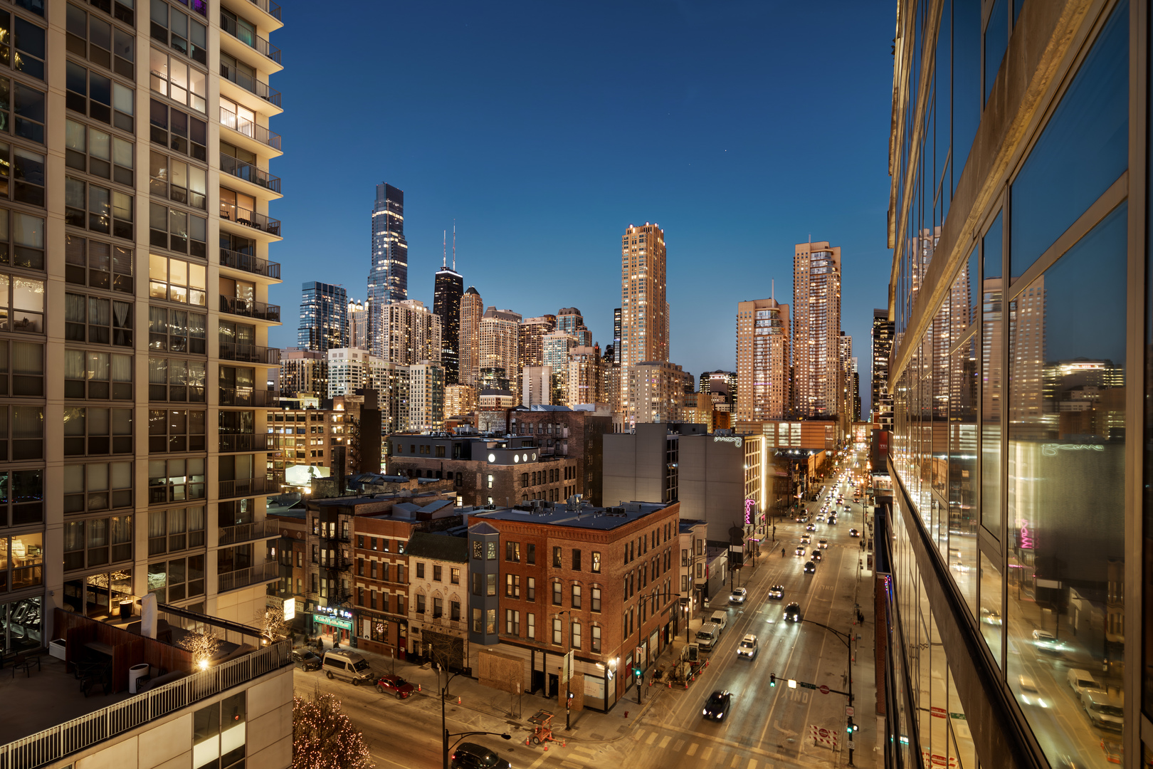 201 W GRAND Avenue Unit: 903