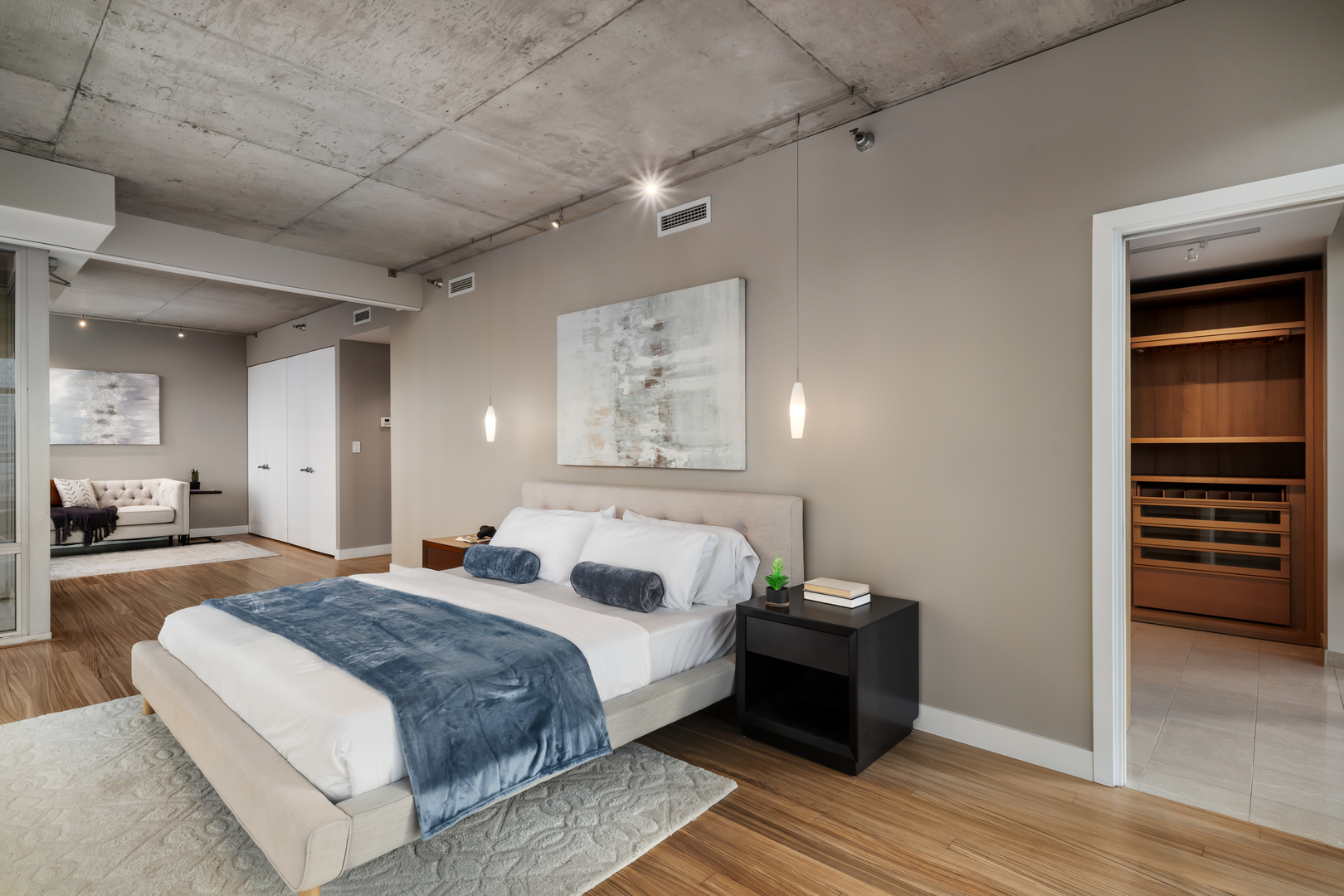 201 W GRAND Avenue Unit: 903