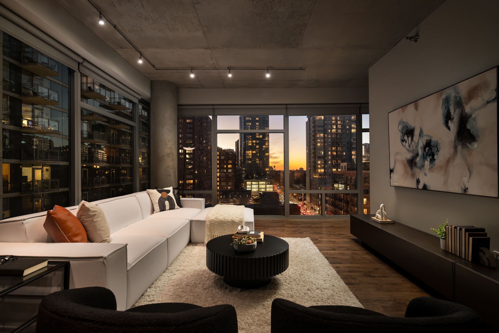 201 W GRAND Avenue Unit: 903