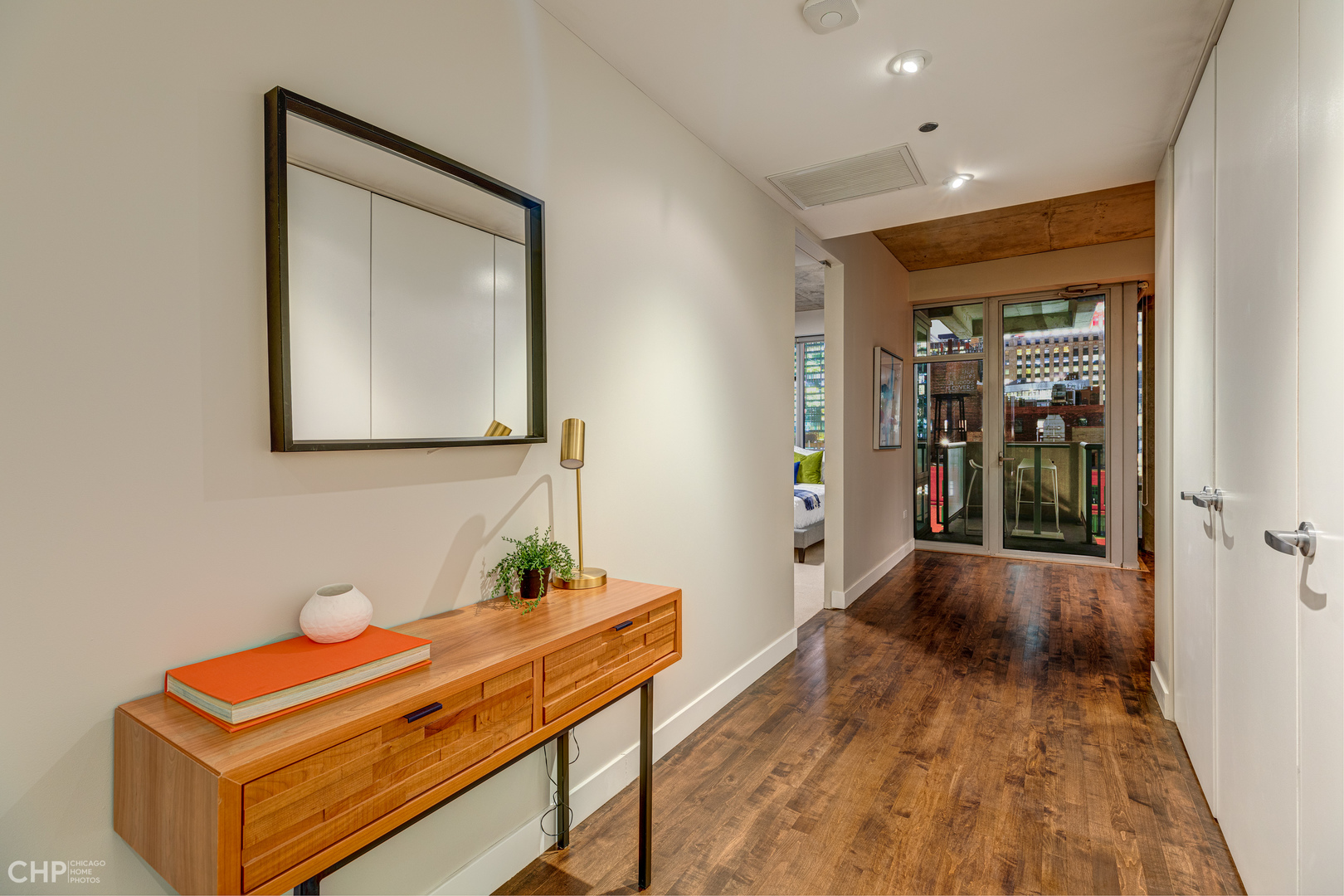 201 W GRAND Avenue Unit: 903