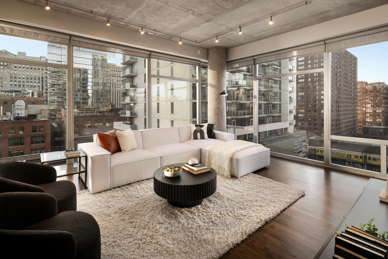 201 W GRAND Avenue Unit: 903