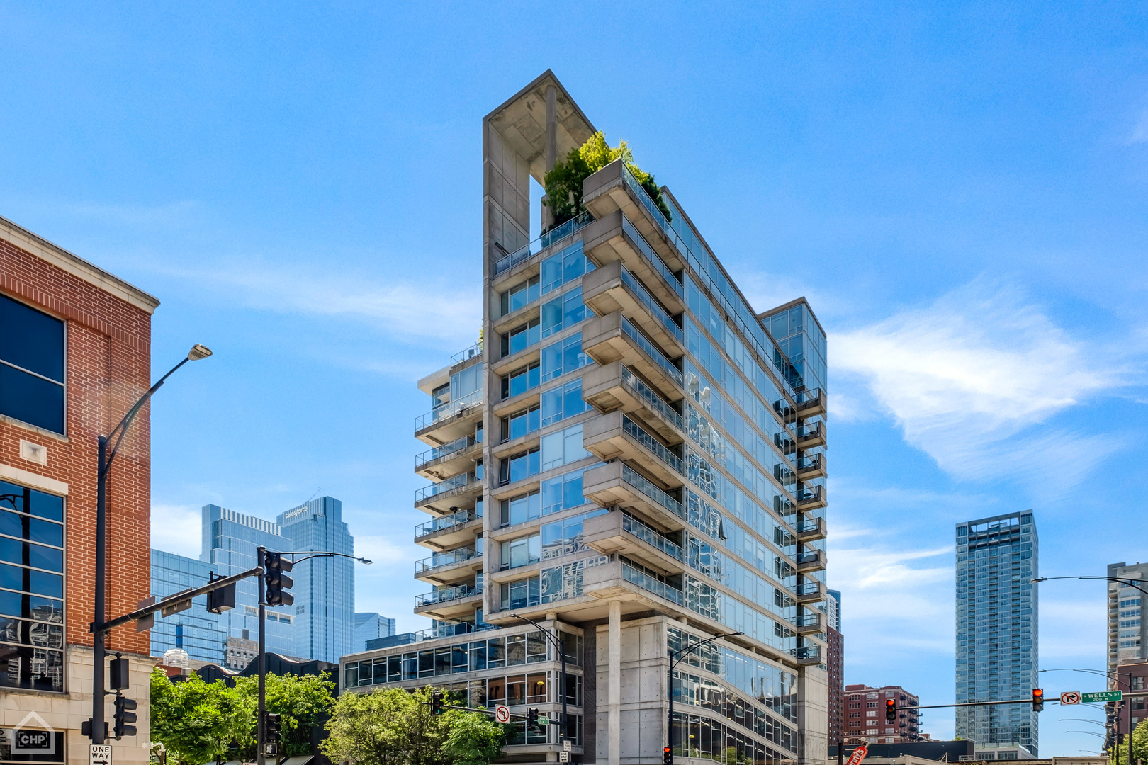 201 W GRAND Avenue Unit: 903