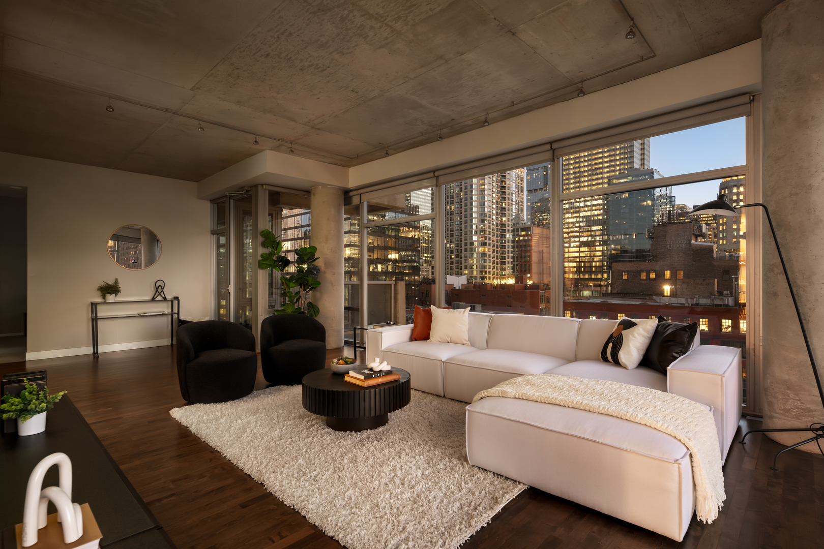 201 W GRAND Avenue Unit: 903