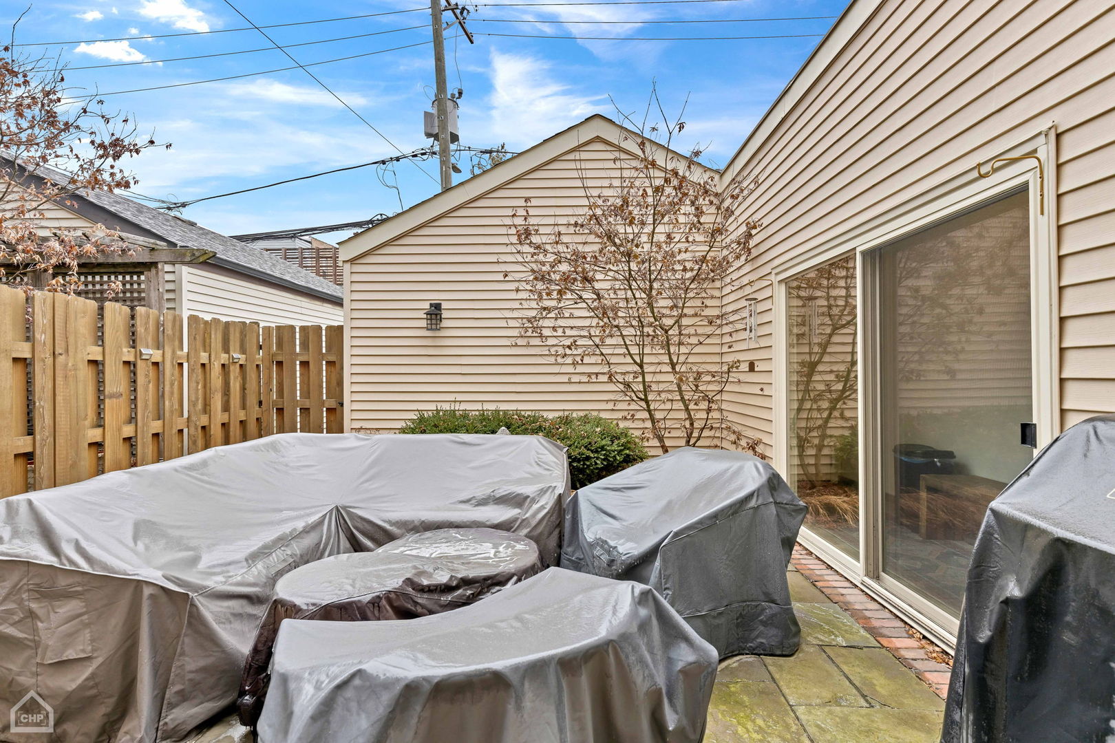 1932 W Potomac Avenue