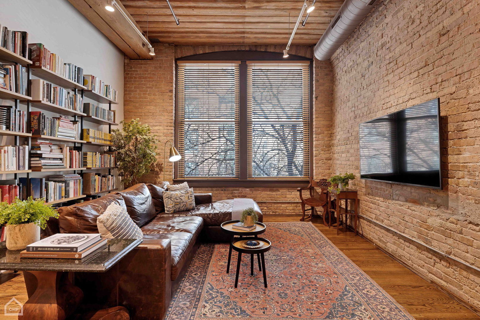 1327 W Washington Boulevard Unit: 2F