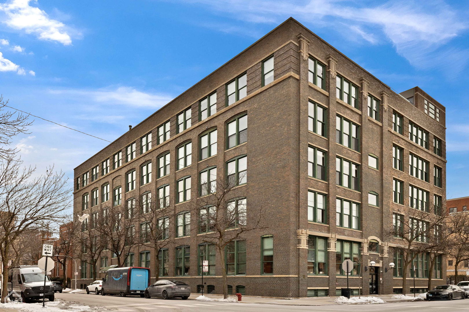 1327 W Washington Boulevard Unit: 2F