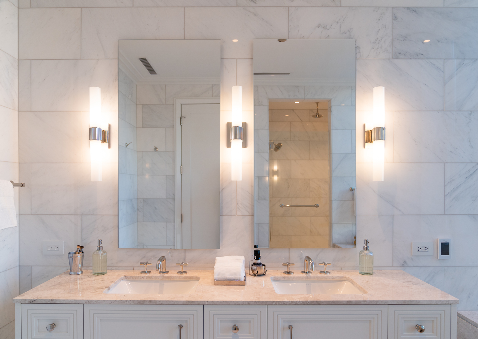 435 N Michigan Avenue Unit: 1301