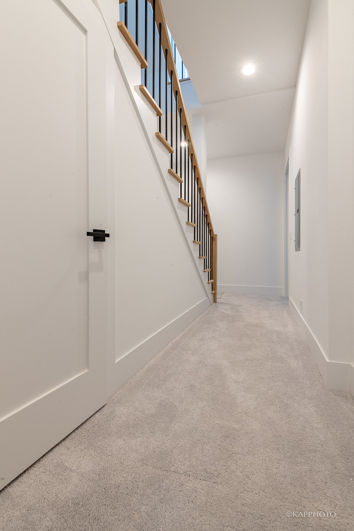 2038 N Bingham Street Unit: 1E