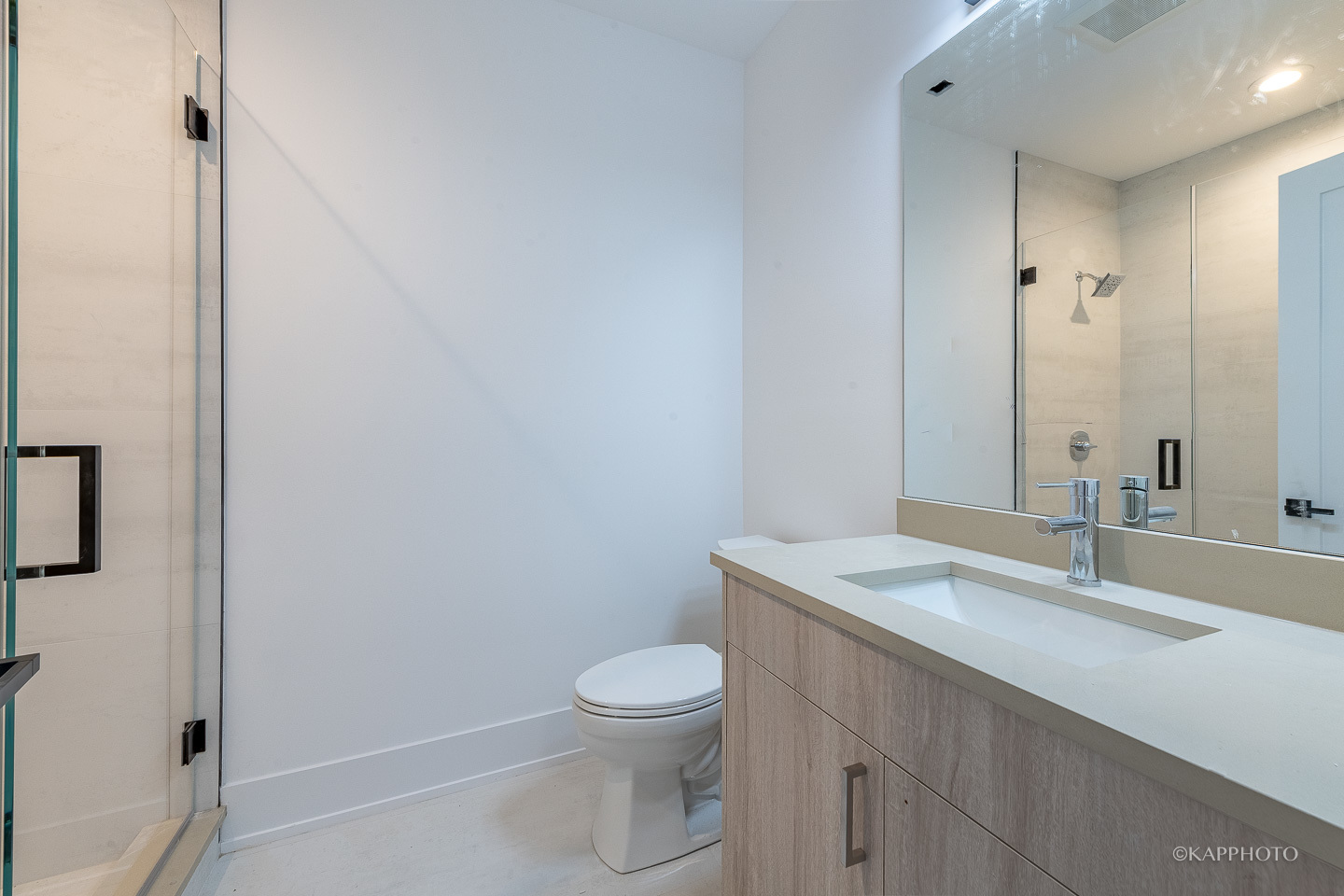 2038 N Bingham Street Unit: 1E