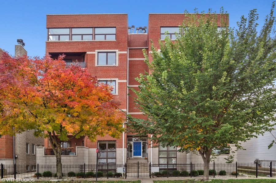 1373 W HUBBARD Street Unit: 4E