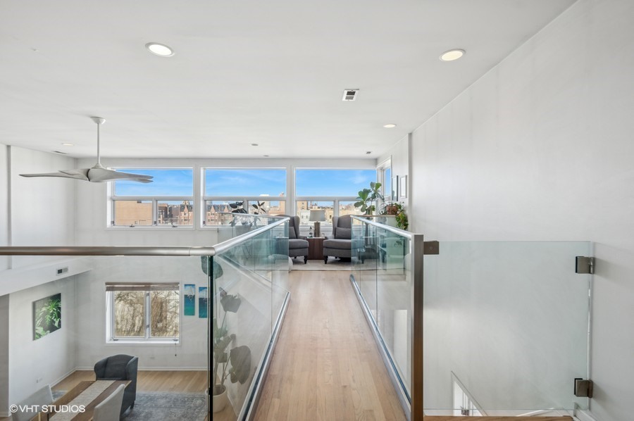 1373 W HUBBARD Street Unit: 4E