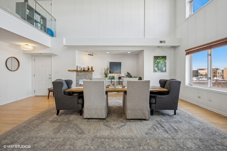 1373 W HUBBARD Street Unit: 4E