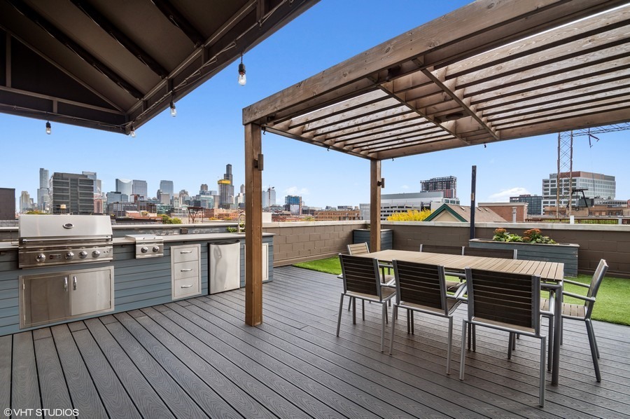 1373 W HUBBARD Street Unit: 4E
