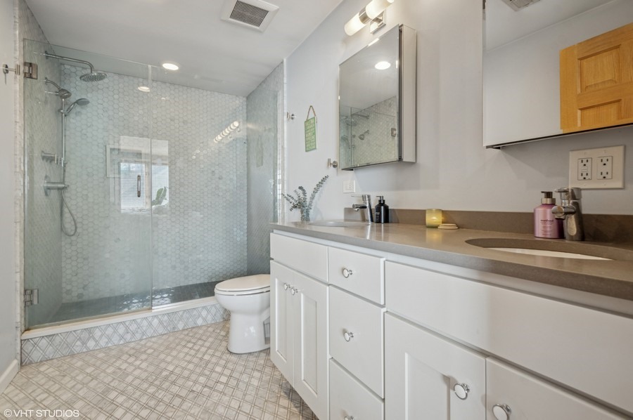 1373 W HUBBARD Street Unit: 4E