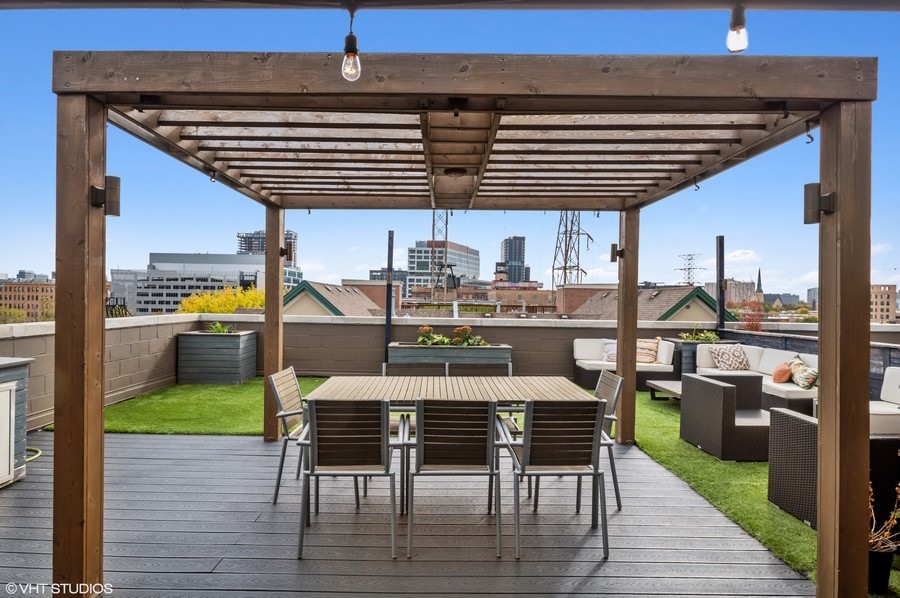 1373 W HUBBARD Street Unit: 4E