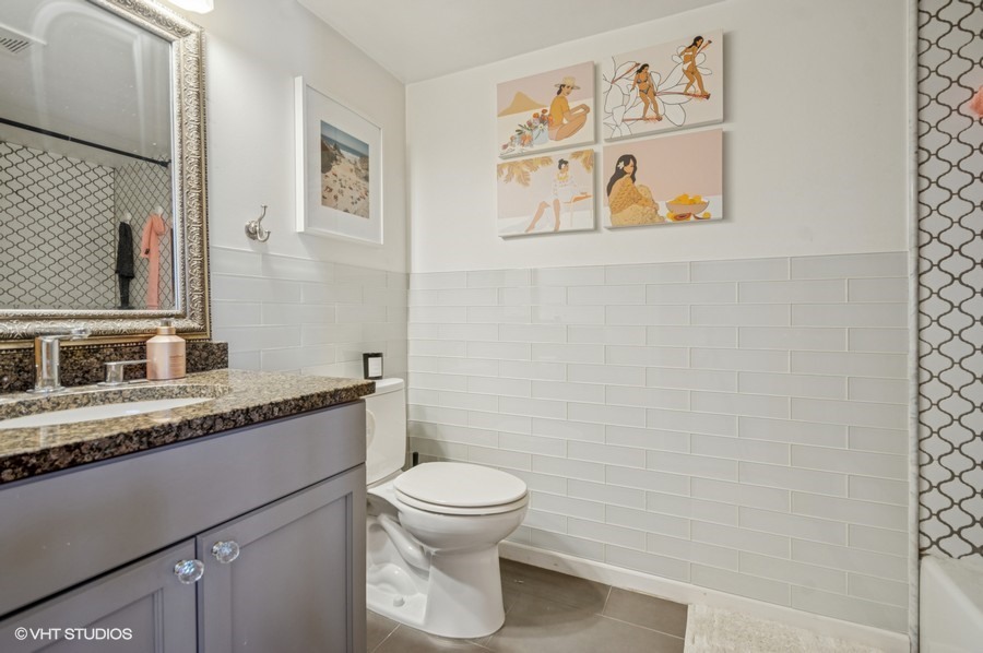1373 W HUBBARD Street Unit: 4E