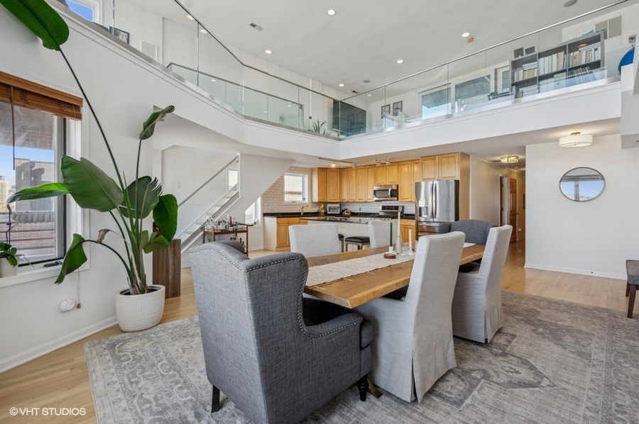 1373 W HUBBARD Street Unit: 4E