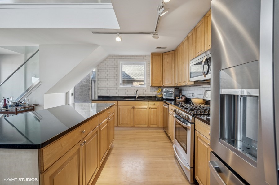 1373 W HUBBARD Street Unit: 4E