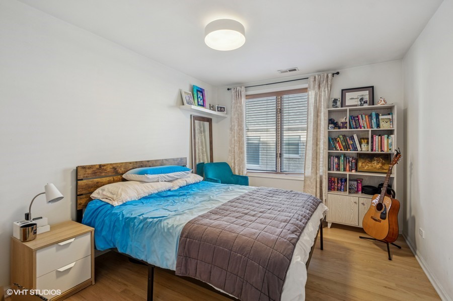 1373 W HUBBARD Street Unit: 4E