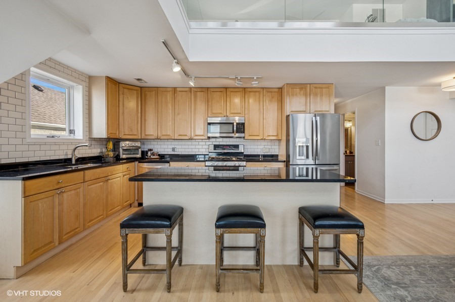 1373 W HUBBARD Street Unit: 4E